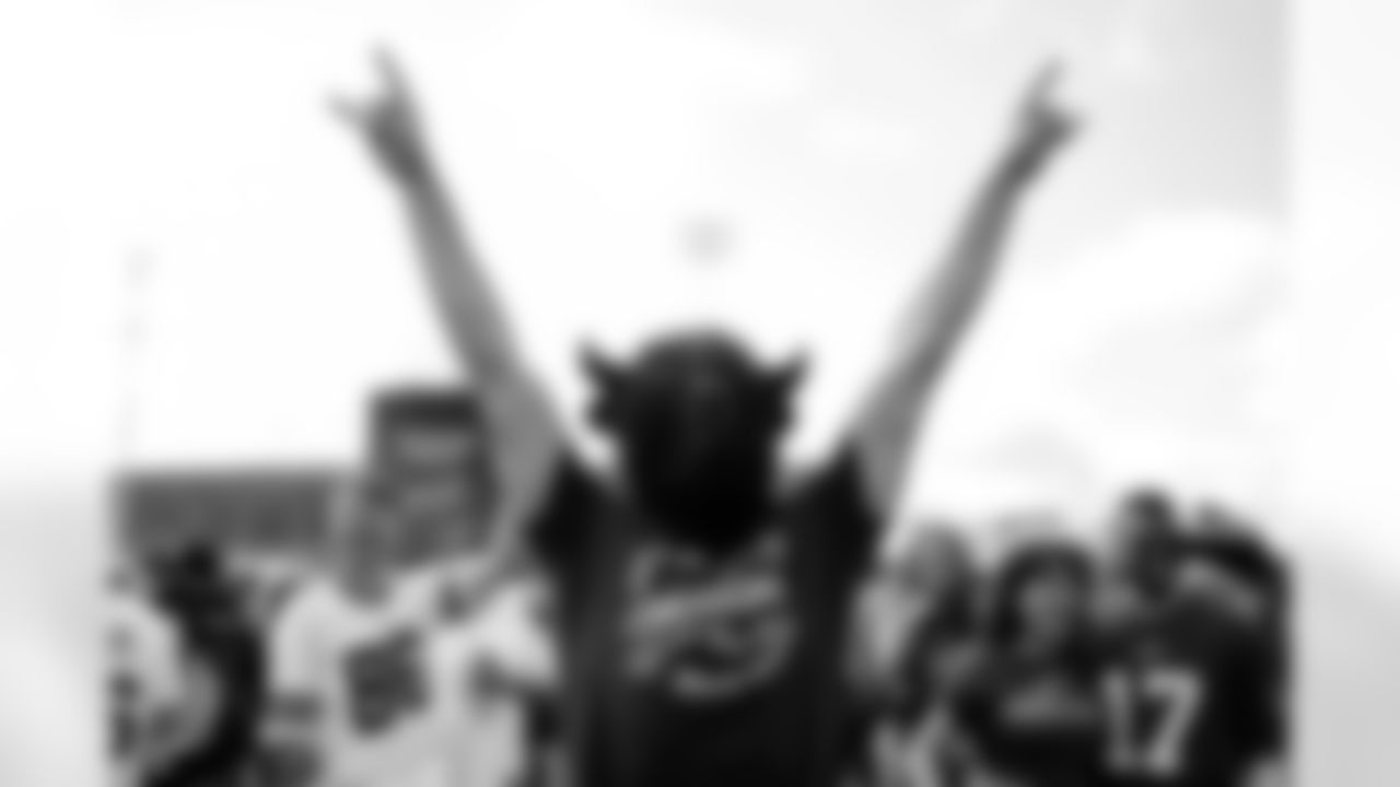 Buffalo Bills vs New Orleans Saints, Regular Season, September 28, 2025 at Highmark Stadium.