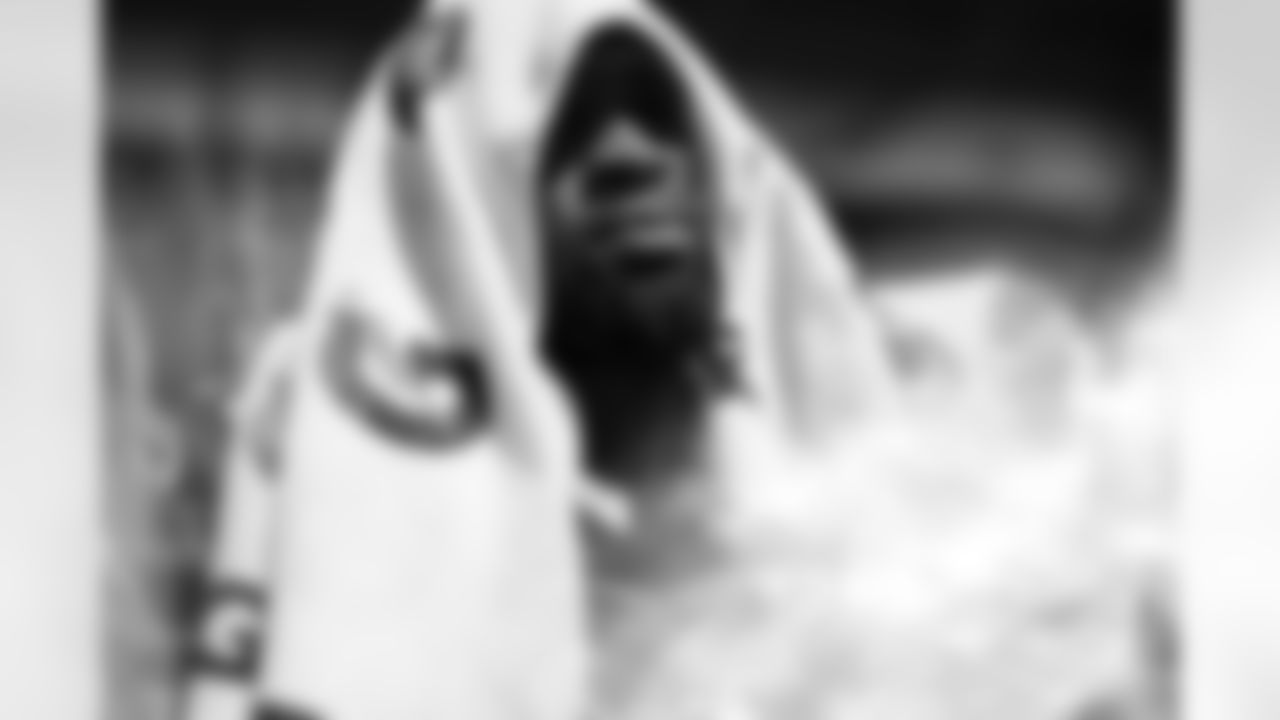 Miami Dolphins vs Buffalo Bills, Regular Season, November 09, 2025 at Hard Rock Stadium.