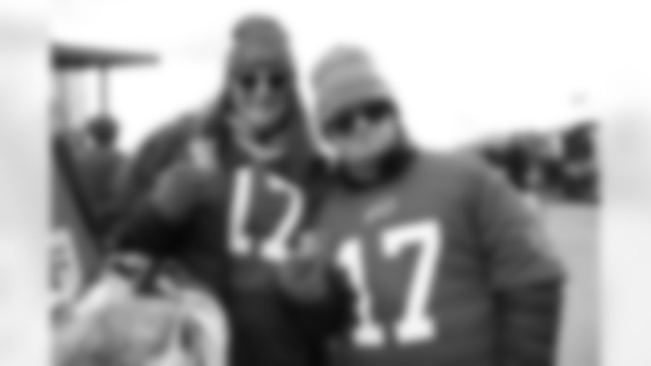 Buffalo Bills vs Tampa Bay Buccaneers, Regular Season, November 16, 2025 at Highmark Stadium.