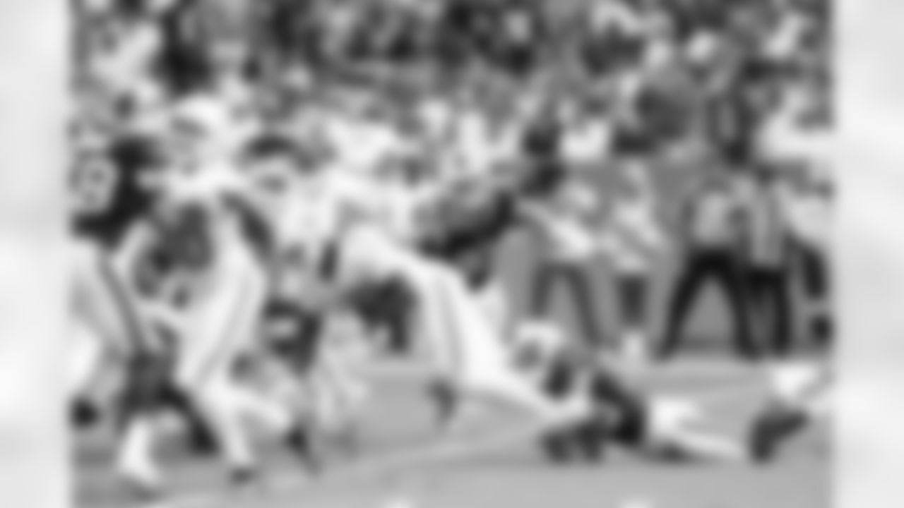 Miami Dolphins vs Buffalo Bills, Regular Season, November 09, 2025 at Hard Rock Stadium.