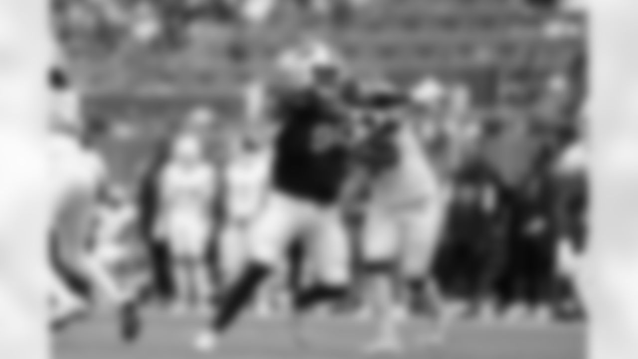 Miami Dolphins vs Buffalo Bills, Regular Season, November 09, 2025 at Hard Rock Stadium.