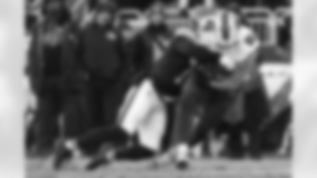 Cleveland Browns vs Buffalo Bills, Regular Season, December 21, 2025 at Huntington Bank Field.