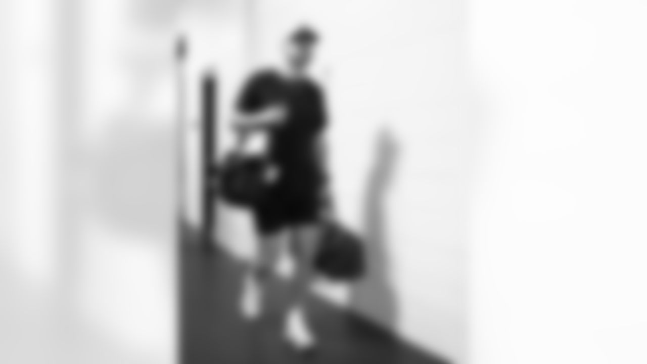 Pittsburgh Steelers vs Buffalo Bills, Regular Season, November 30, 2025 at Acrisure Stadium.