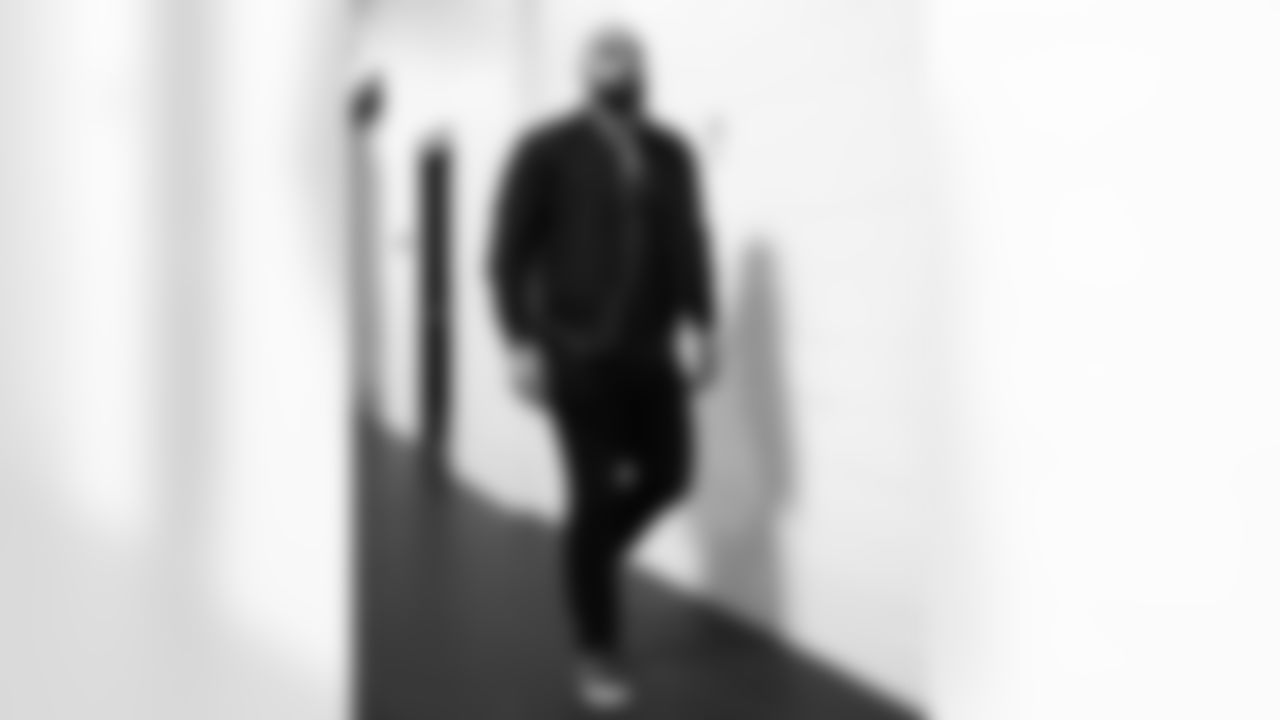 Pittsburgh Steelers vs Buffalo Bills, Regular Season, November 30, 2025 at Acrisure Stadium.