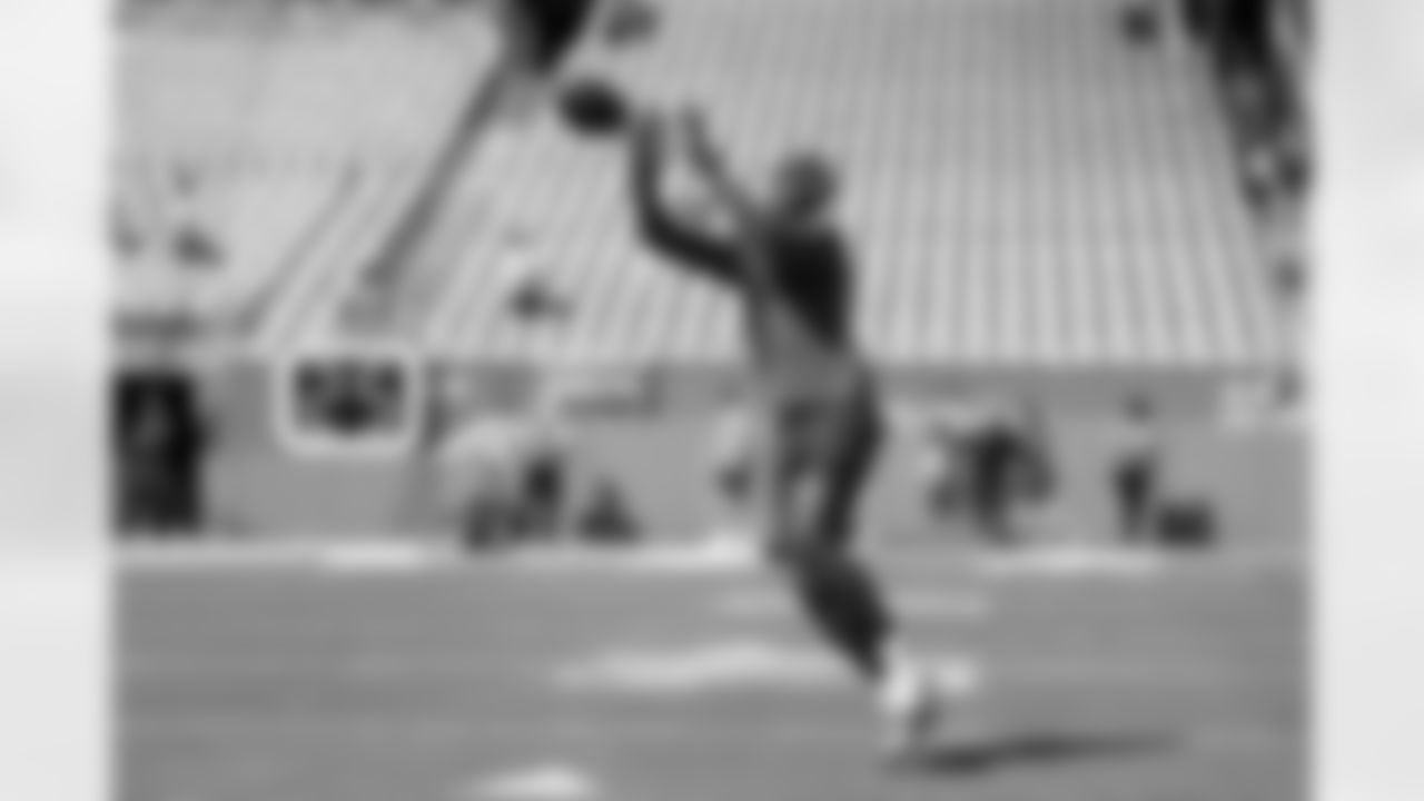 Miami Dolphins vs Buffalo Bills, Regular Season, November 09, 2025 at Hard Rock Stadium.