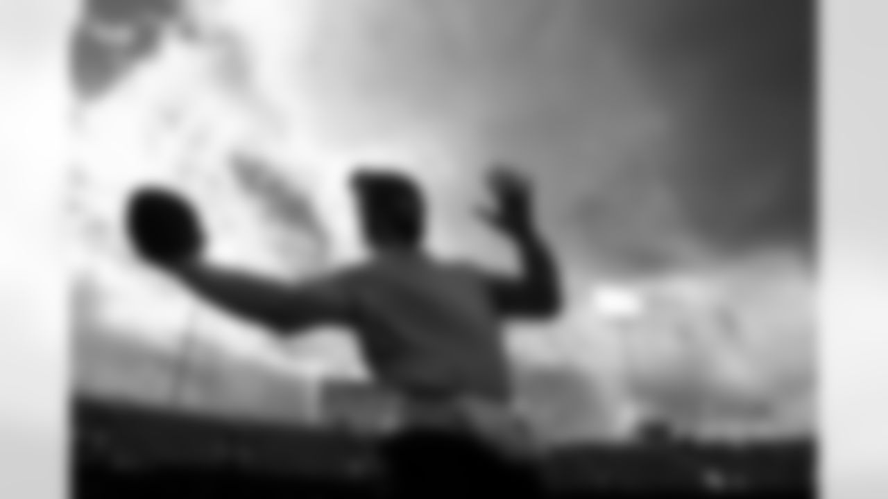 Buffalo Bills vs Tampa Bay Buccaneers, Regular Season, November 16, 2025 at Highmark Stadium.