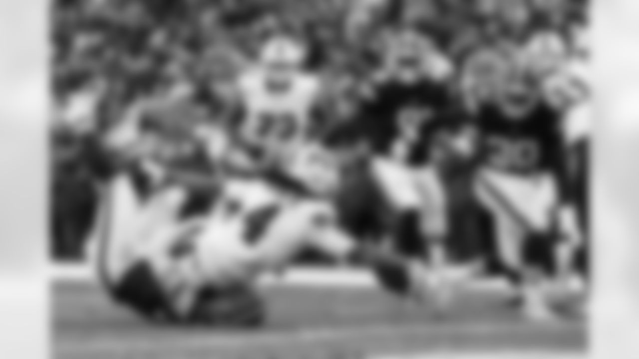 Cleveland Browns vs Buffalo Bills, Regular Season, December 21, 2025 at Huntington Bank Field.