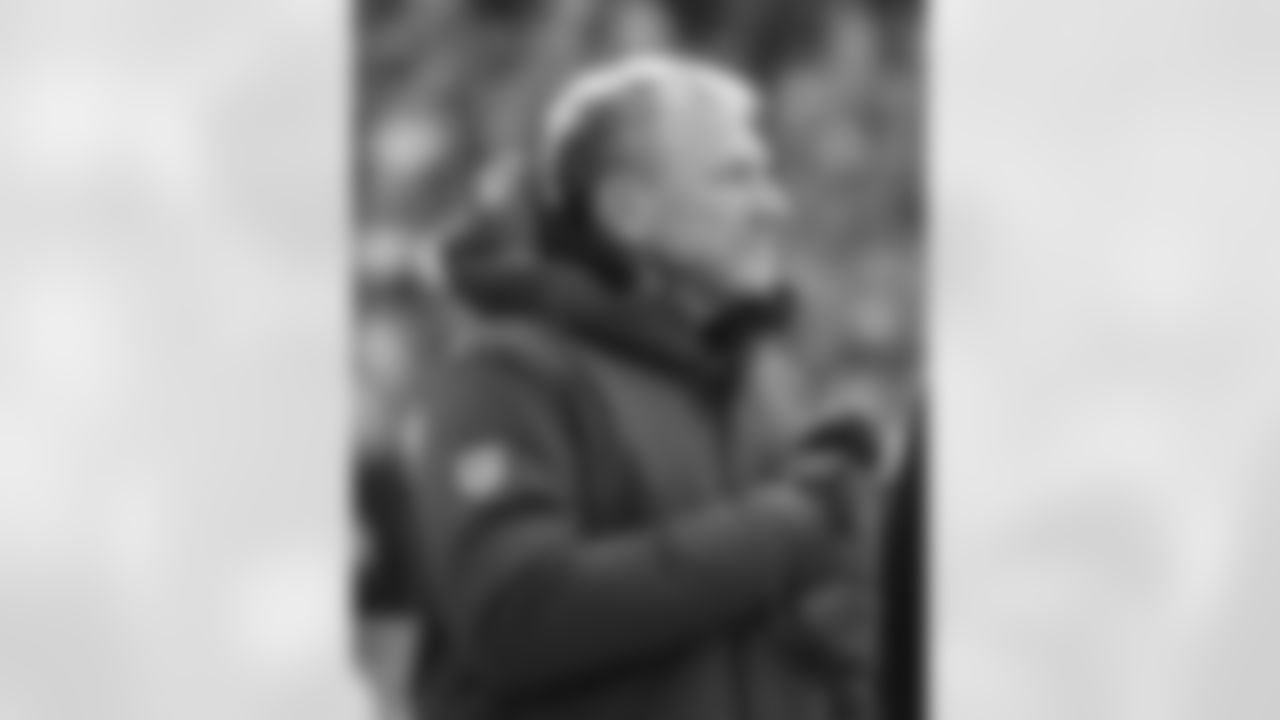 Cleveland Browns vs Buffalo Bills, Regular Season, December 21, 2025 at Huntington Bank Field.