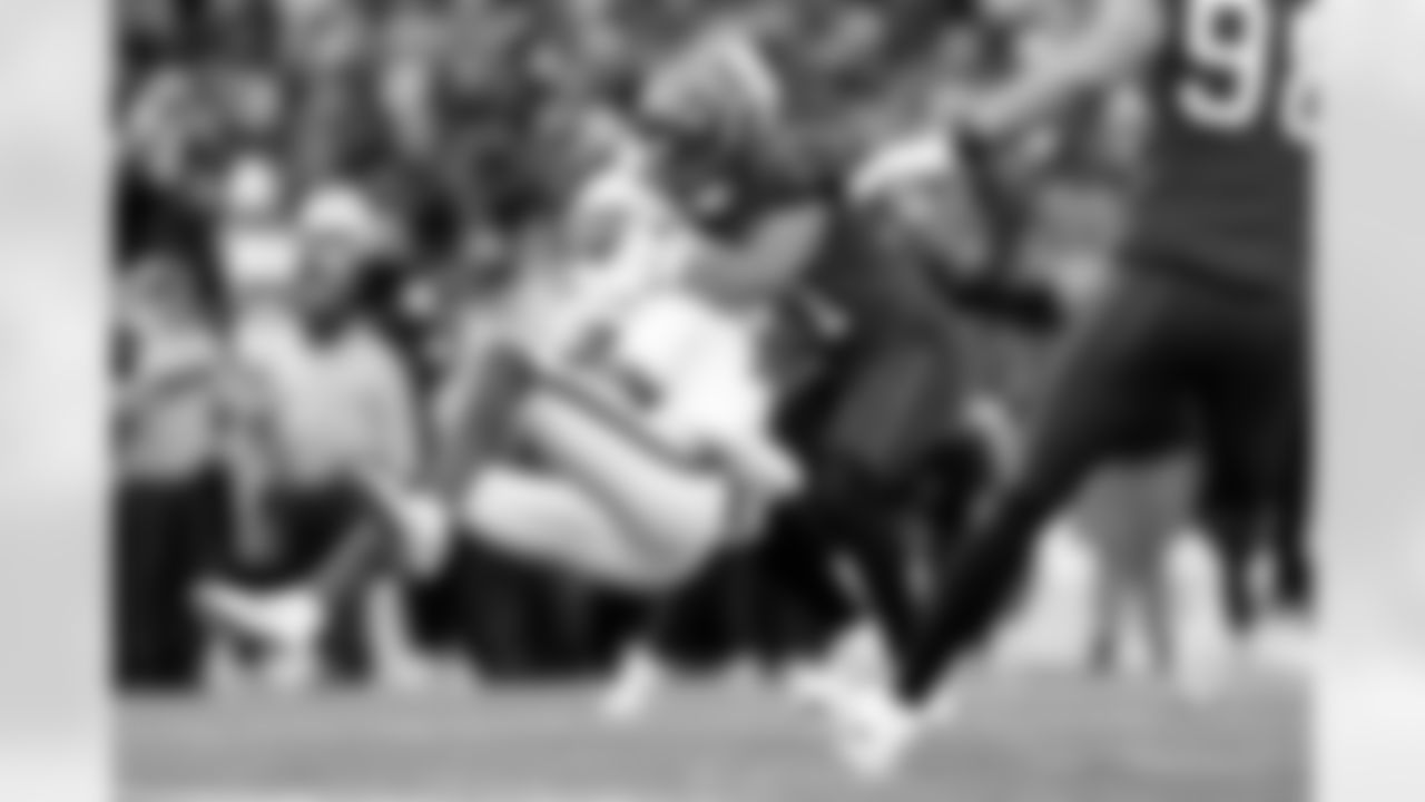 Buffalo Bills vs Tampa Bay Buccaneers, Regular Season, November 16, 2025 at Highmark Stadium.