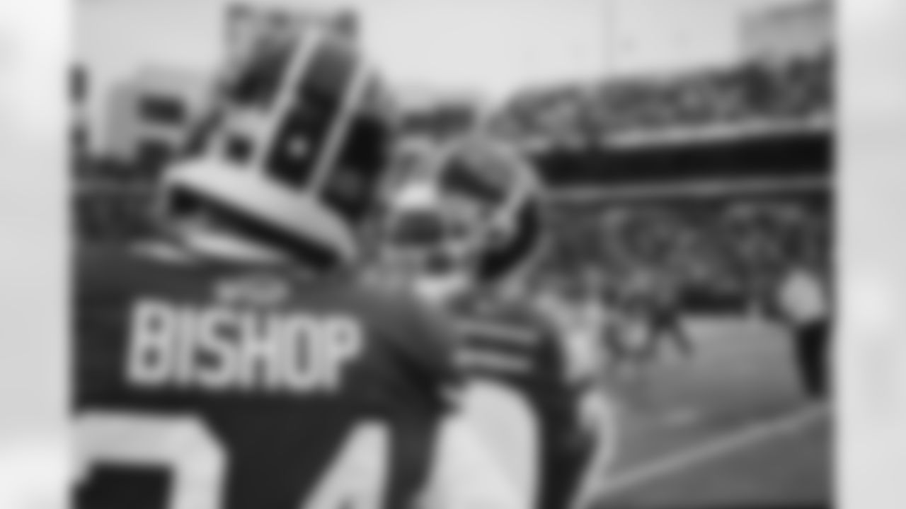 Buffalo Bills vs New York Jets, Regular Season, January 04, 2026 at Highmark Stadium.