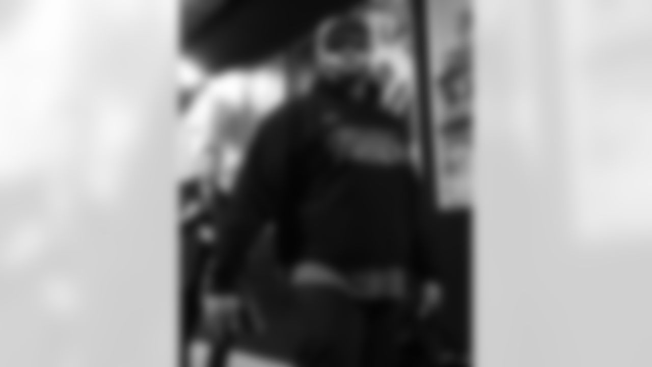 New England Patriots vs Buffalo Bills, Regular Season, December 14, 2025 at Gillette Stadium.