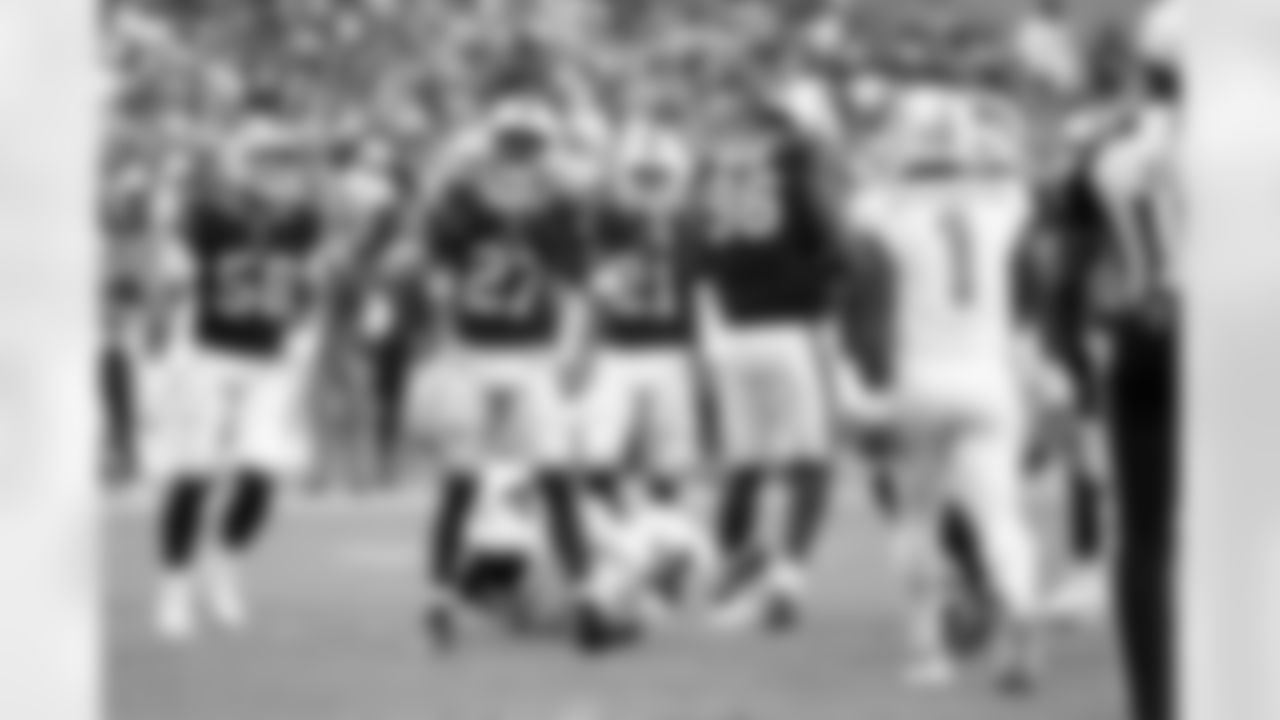 Miami Dolphins vs Buffalo Bills, Regular Season, November 09, 2025 at Hard Rock Stadium.