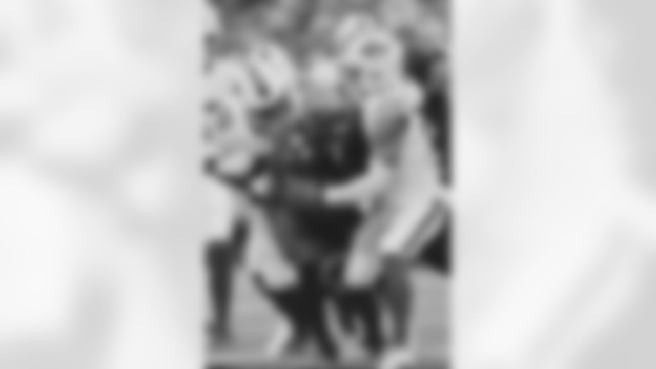 Buffalo Bills vs Tampa Bay Buccaneers, Regular Season, November 18, 2025 at Highmark Stadium.