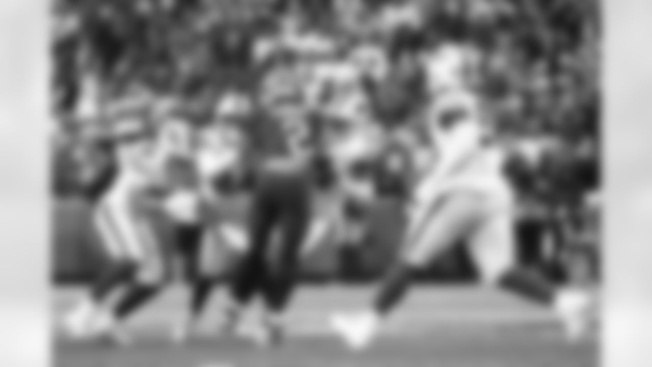 Buffalo Bills vs Tampa Bay Buccaneers, Regular Season, November 16, 2025 at Highmark Stadium.