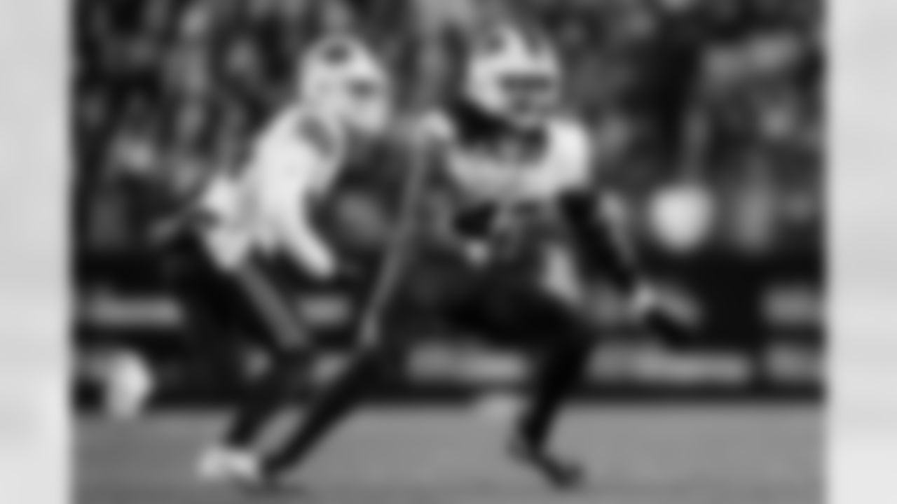 Pittsburgh Steelers vs Buffalo Bills, Regular Season, November 30, 2025 at Acrisure Stadium.