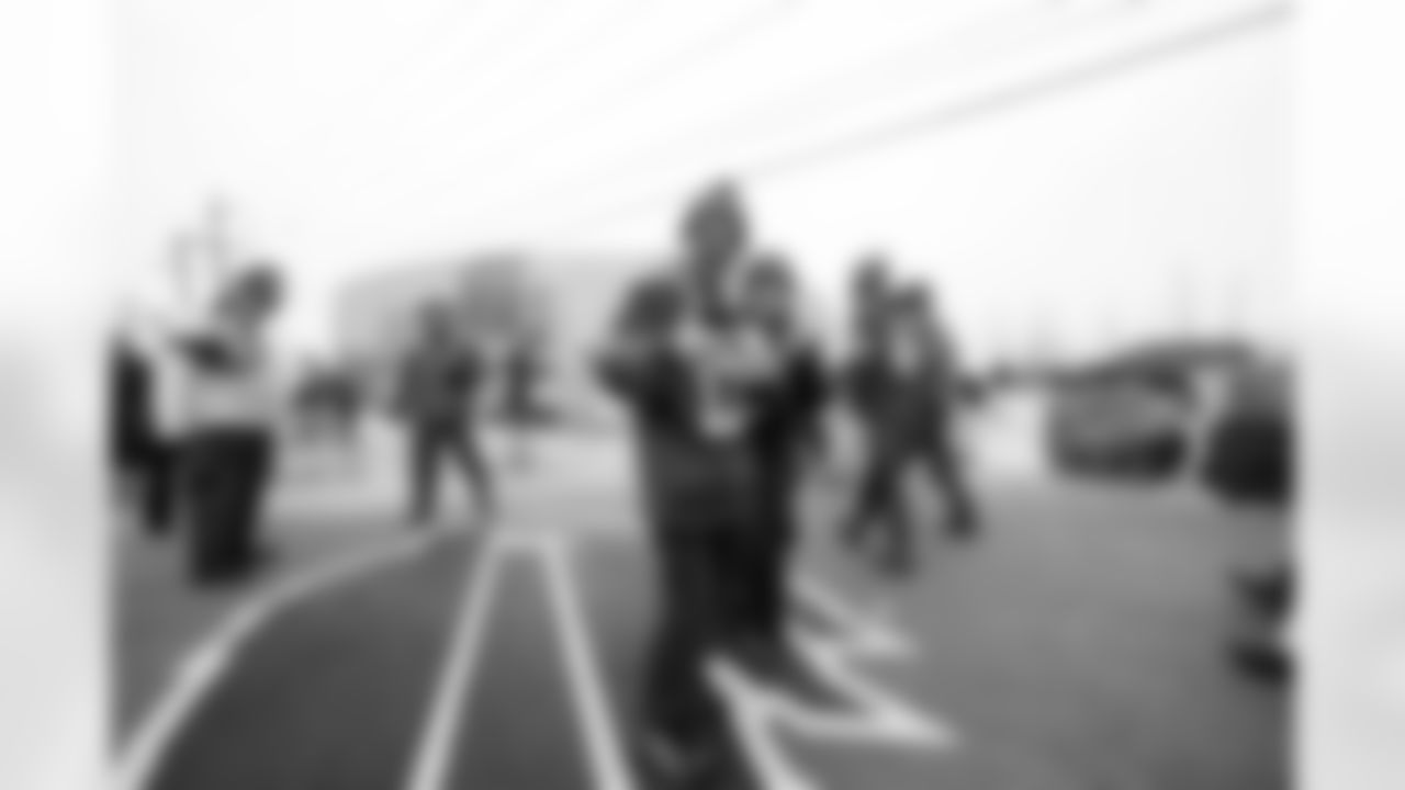 Buffalo Bills vs Philadelphia Eagles, Regular Season, December 28, 2025 at Highmark Stadium.