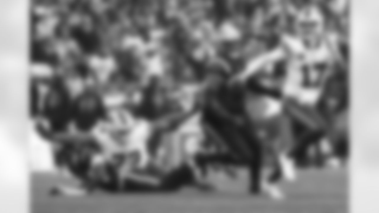 New England Patriots vs Buffalo Bills, Regular Season, December 14, 2025 at Gillette Stadium.