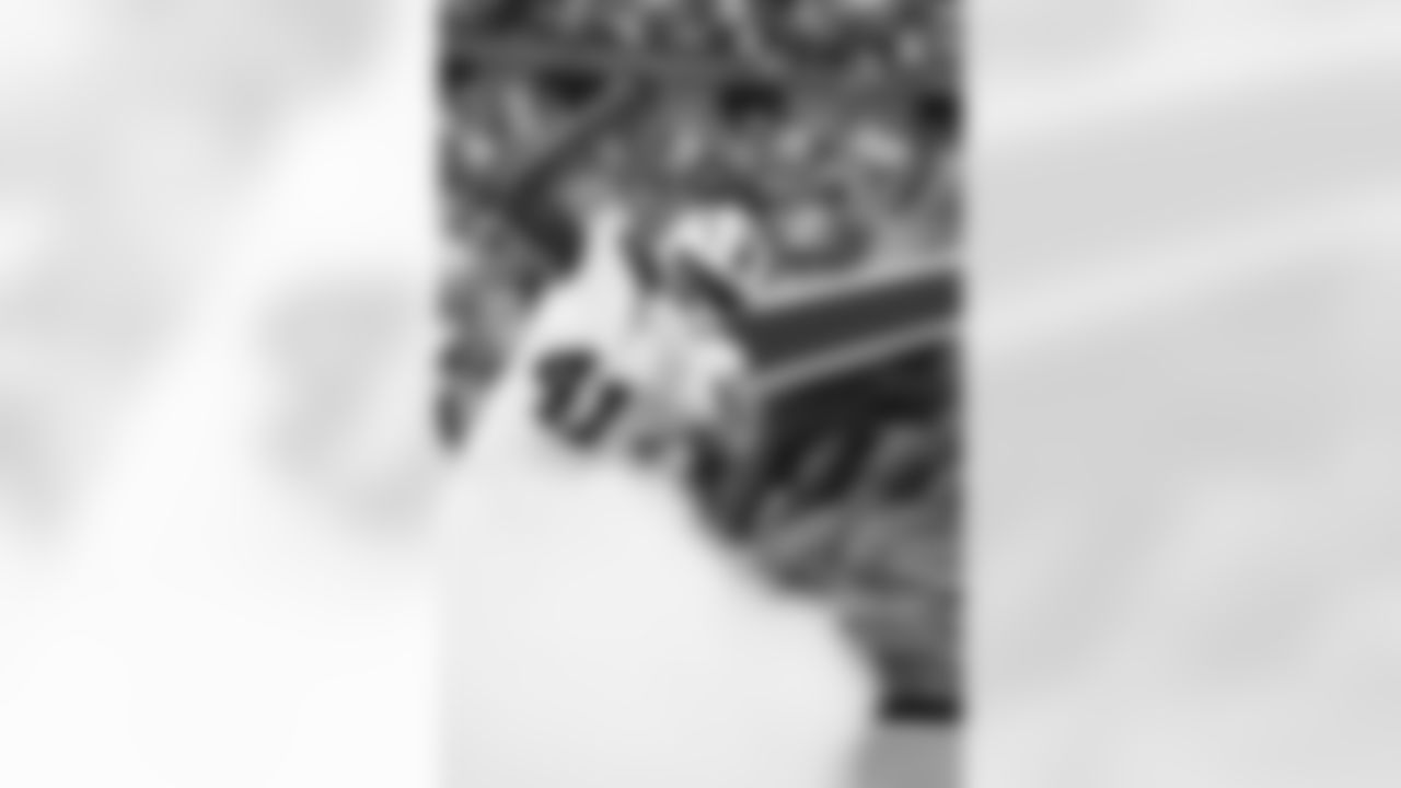 Buffalo Bills vs Tampa Bay Buccaneers, Regular Season, November 16, 2025 at Highmark Stadium.