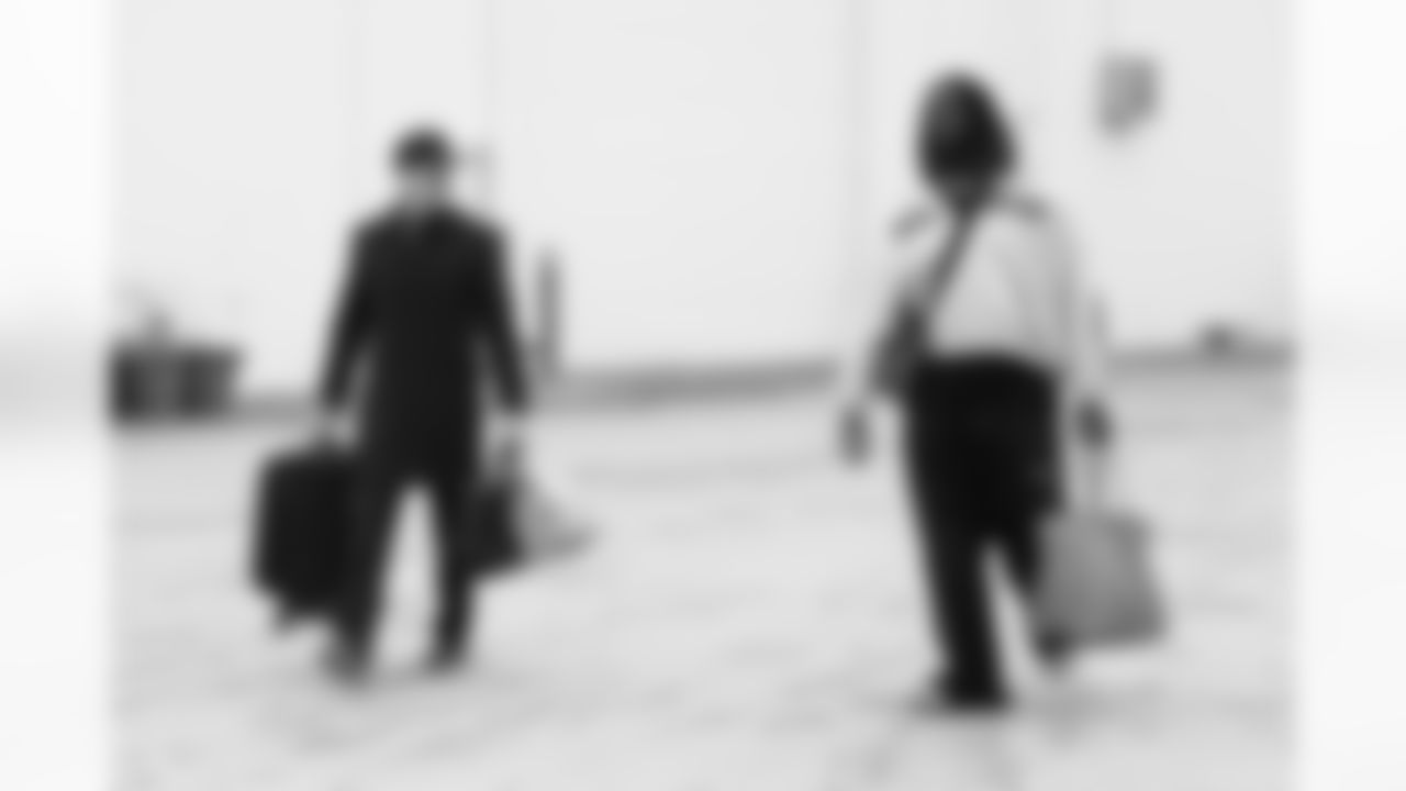 Sean McDermott, Shaq Lawson (59). Buffalo Bills travel to Cleveland, December 20, 2025 at Buffalo Niagara International Airport.