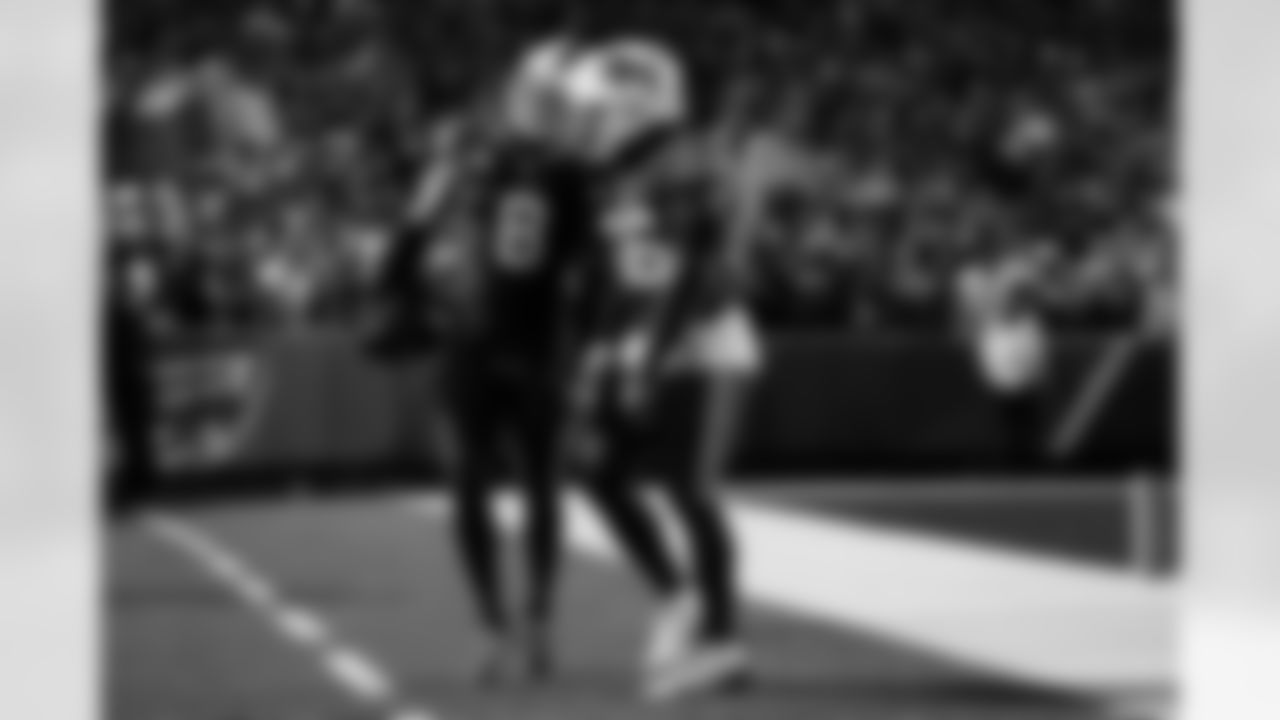 Buffalo Bills vs Miami Dolphins, Regular Season, September 18, 2025 at Highmark Stadium.