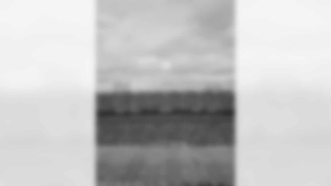 Buffalo Bills vs Tampa Bay Buccaneers, Regular Season, November 17, 2025 at Highmark Stadium.