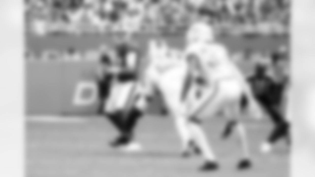 Miami Dolphins vs Buffalo Bills, Regular Season, November 09, 2025 at Hard Rock Stadium.