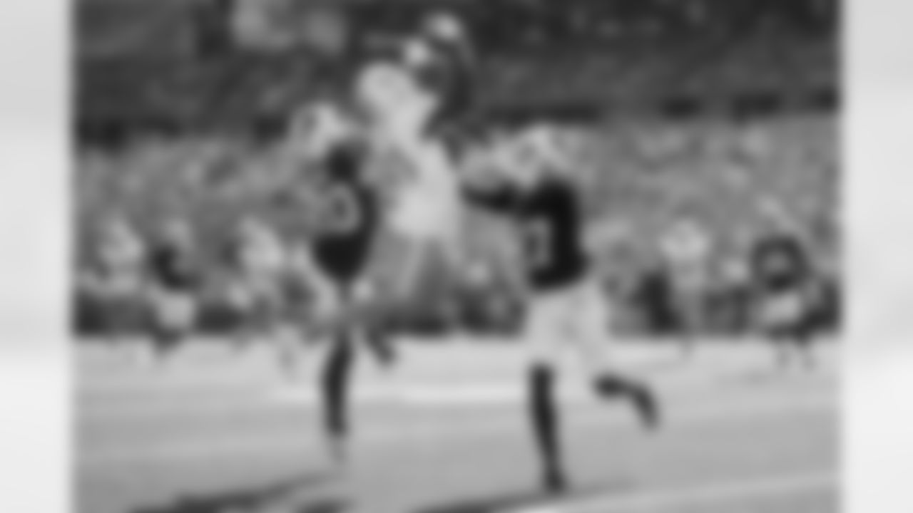 Buffalo Bills vs Miami Dolphins, Regular Season, October 01, 2023 at Highmark Stadium.
