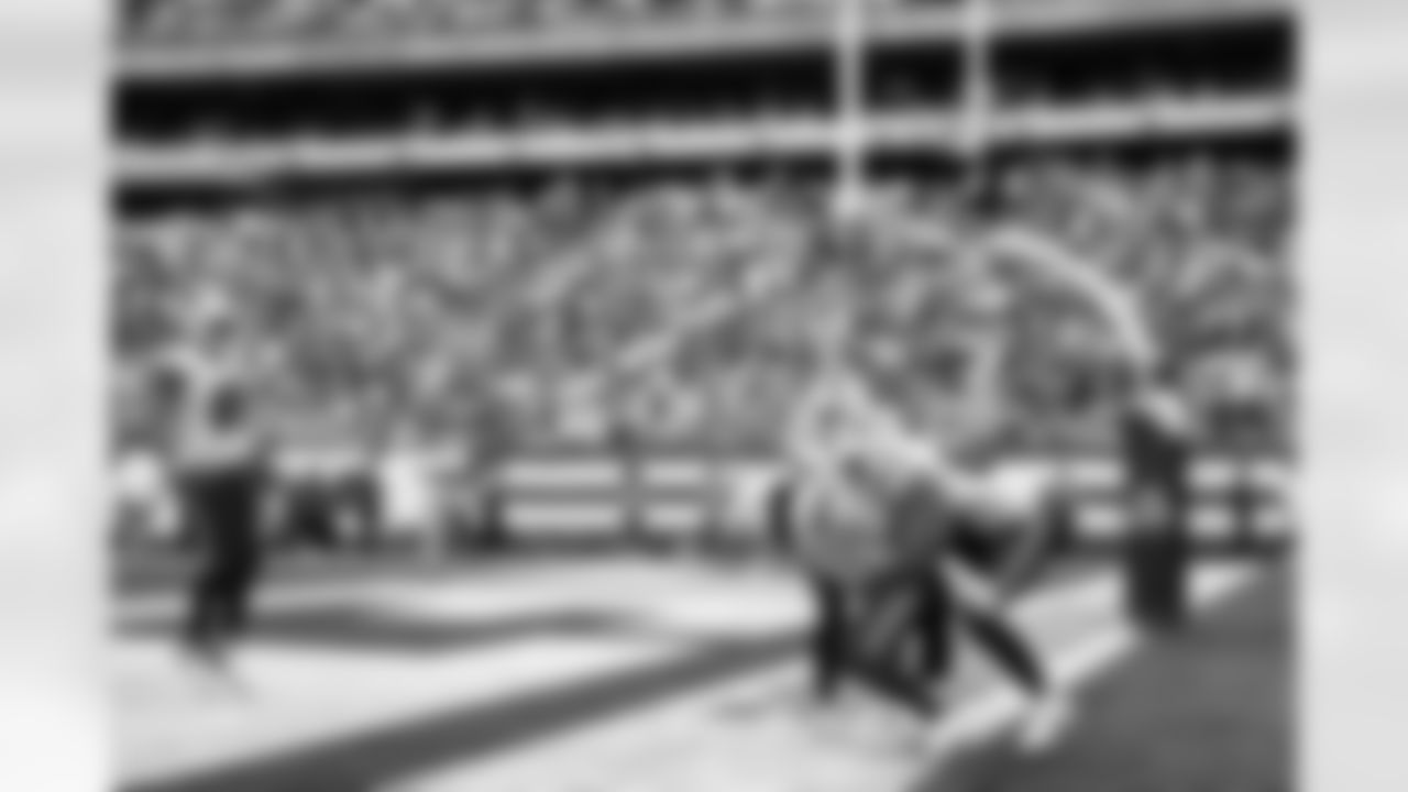 New York Jets vs Buffalo Bills, Regular Season, September 14, 2025 at Metlife Stadium.