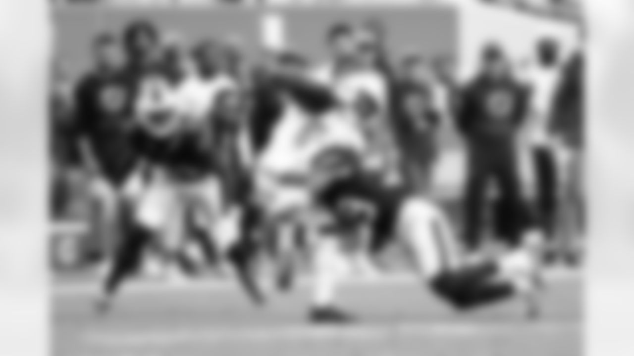 Miami Dolphins vs Buffalo Bills, Regular Season, November 09, 2025 at Hard Rock Stadium.