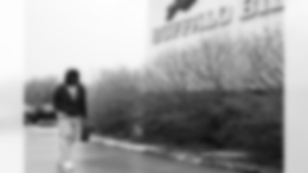 Buffalo Bills vs Philadelphia Eagles, Regular Season, December 28, 2025 at Highmark Stadium.