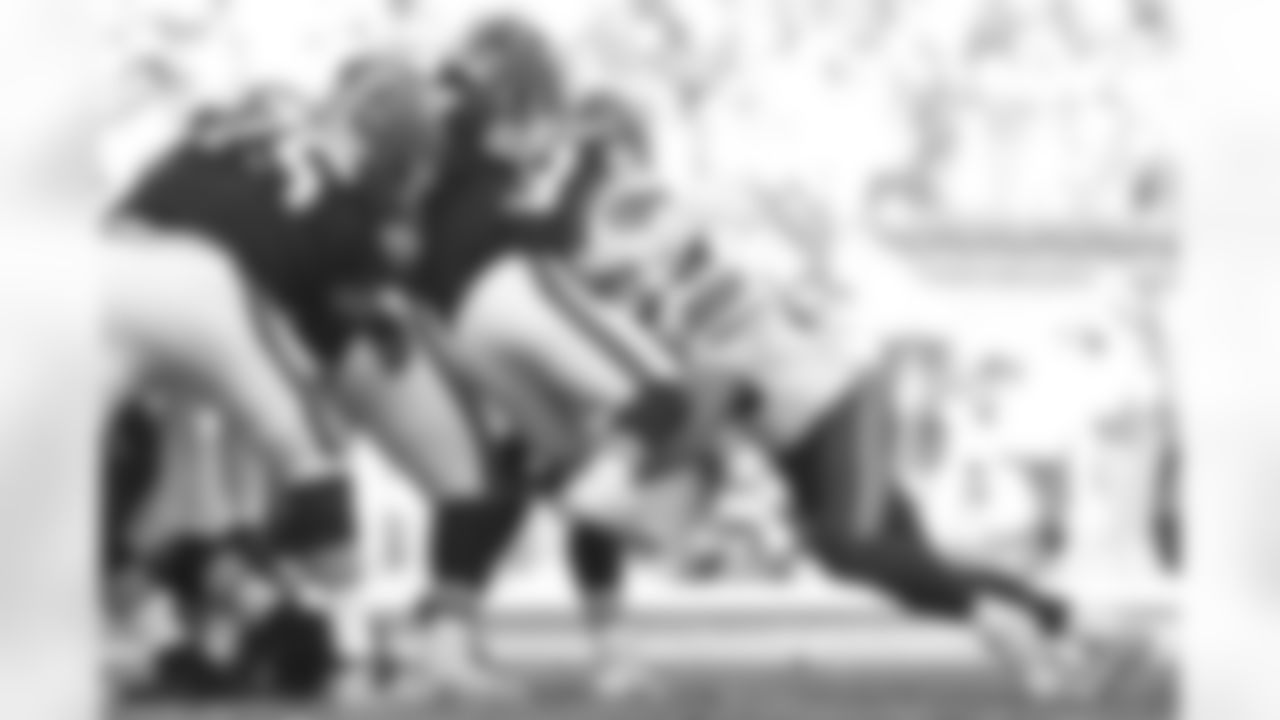 Cleveland Browns vs Buffalo Bills, Regular Season, December 21, 2025 at Huntington Bank Field.