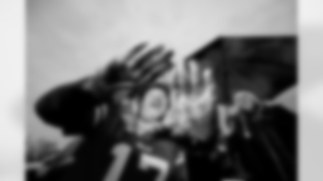 Buffalo Bills vs Philadelphia Eagles, Regular Season, December 28, 2025 at Highmark Stadium.