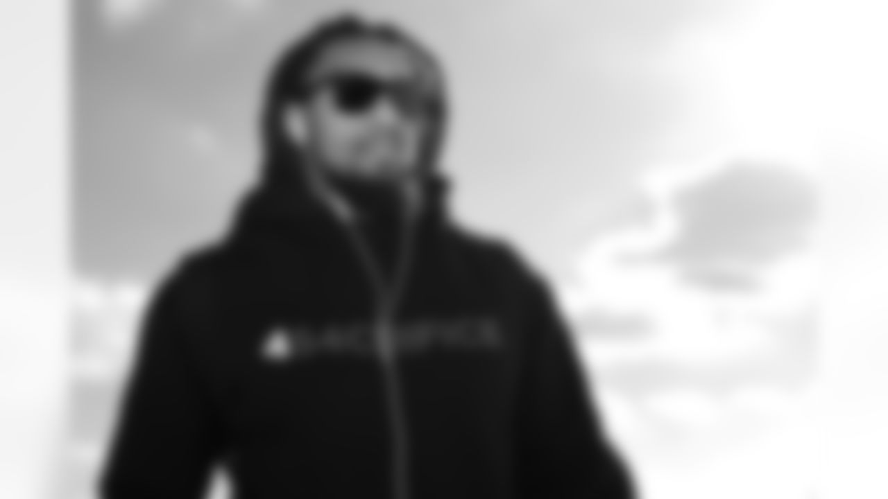 Shaq Thompson (45). Buffalo Bills Travel to Houston, November 19, 2025 at Buffalo Niagara International Airport.