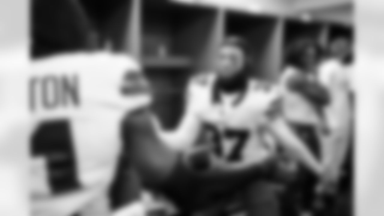 Pittsburgh Steelers vs Buffalo Bills, Regular Season, November 28, 2025 at Acrisure Stadium.