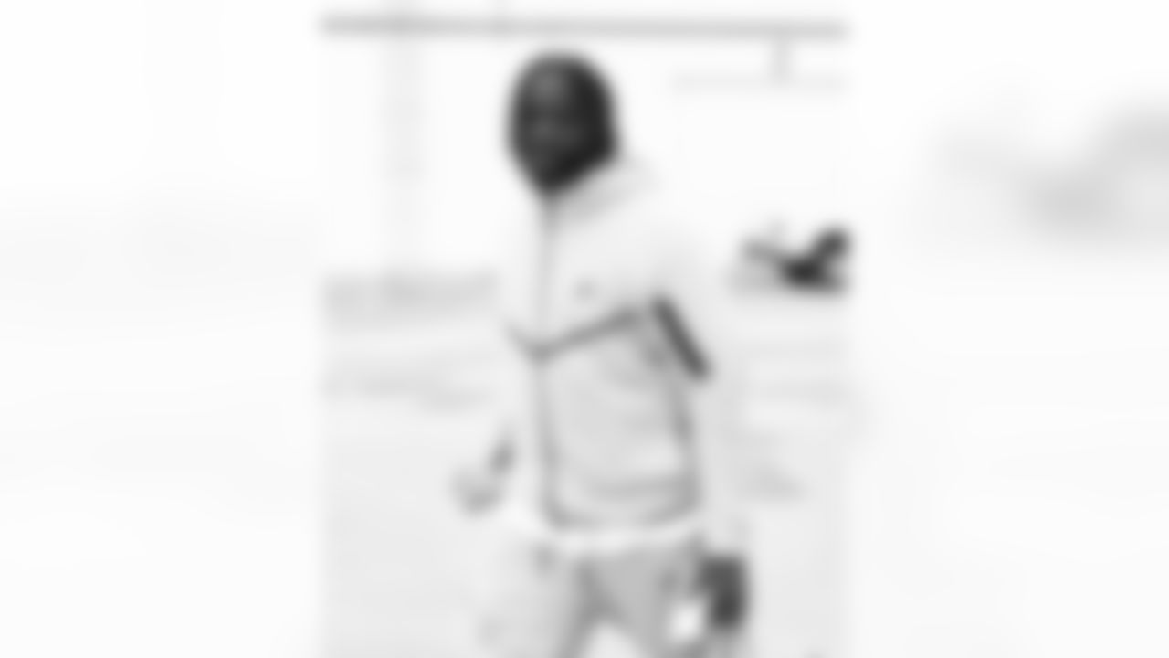 Shaq Lawson. Buffalo Bills travel to Pittsburgh, November 29, 2025 at Buffalo Niagara International Airport.