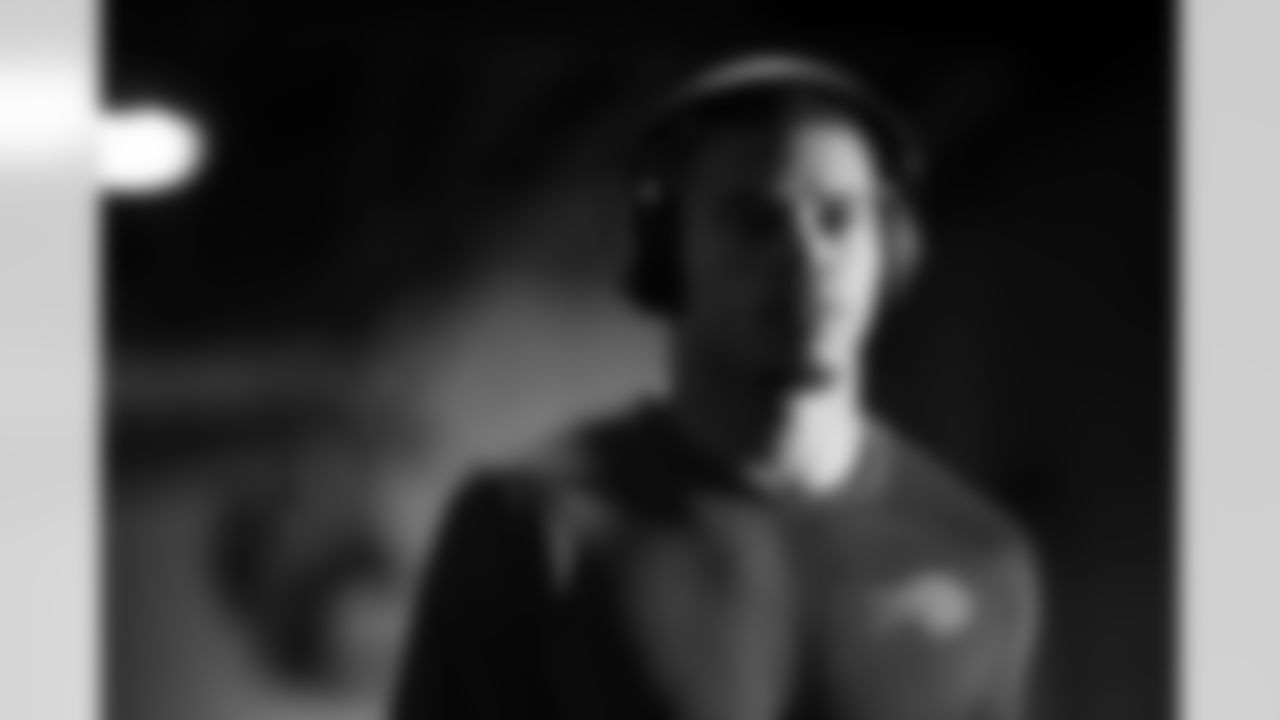 Miami Dolphins vs Buffalo Bills, Regular Season, November 09, 2025 at Hard Rock Stadium.