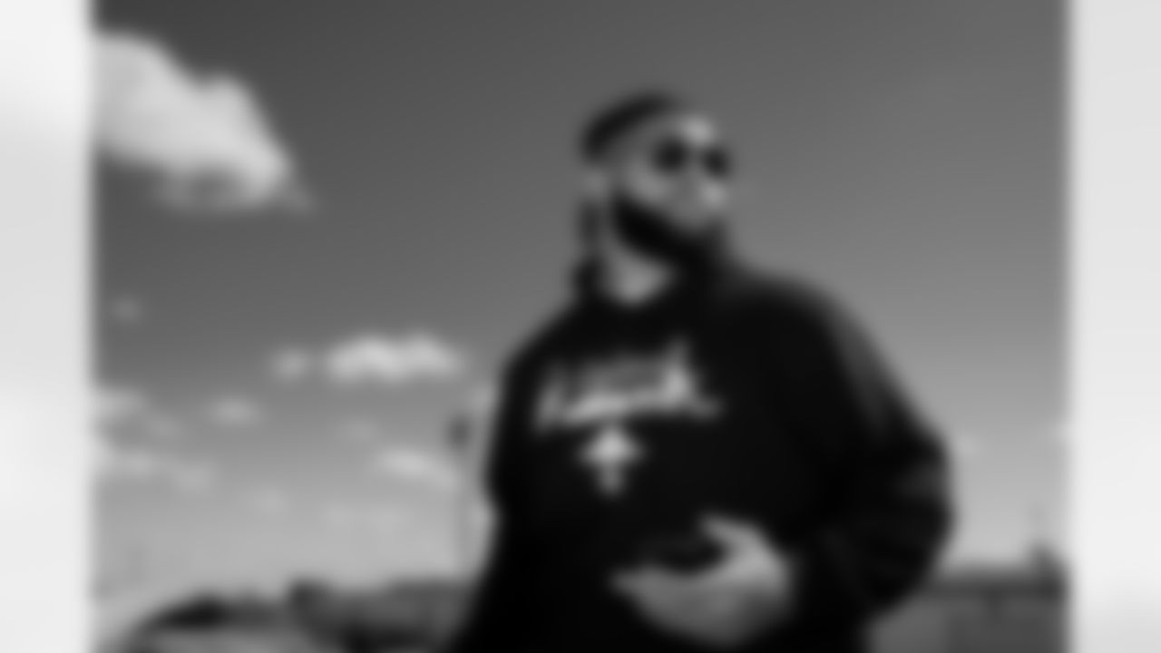 O'Cyrus Torrence (64). Buffalo Bills travel to Atlanta, October 12, 2025 at Buffalo Niagara International Airport.