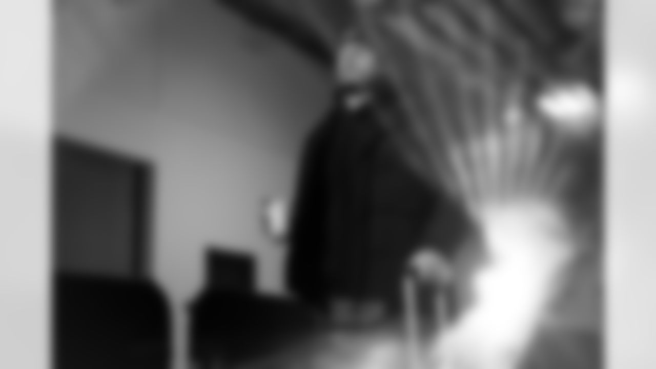 Pittsburgh Steelers vs Buffalo Bills, Regular Season, November 30, 2025 at Acrisure Stadium.