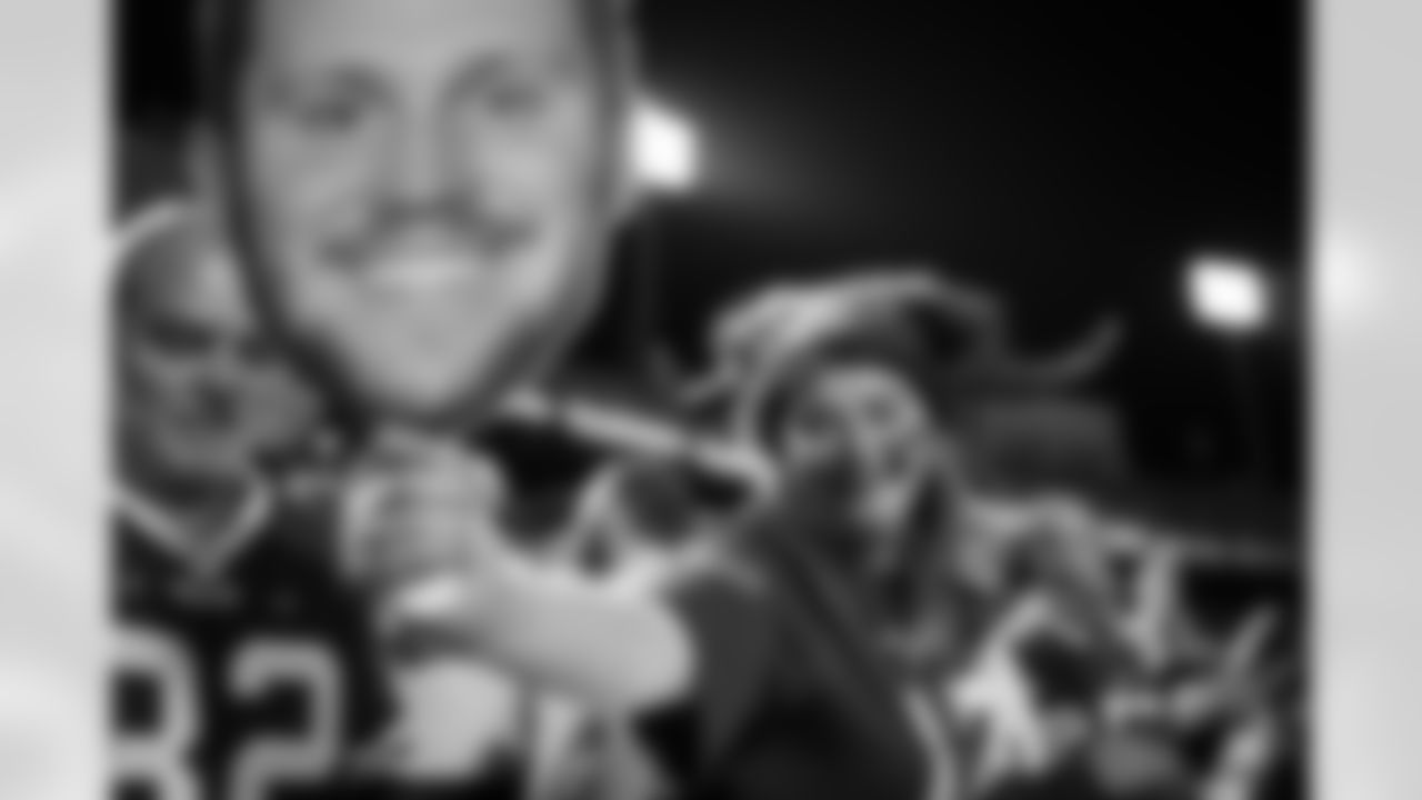 Buffalo Bills vs Miami Dolphins, Regular Season, September 18, 2025 at Highmark Stadium.