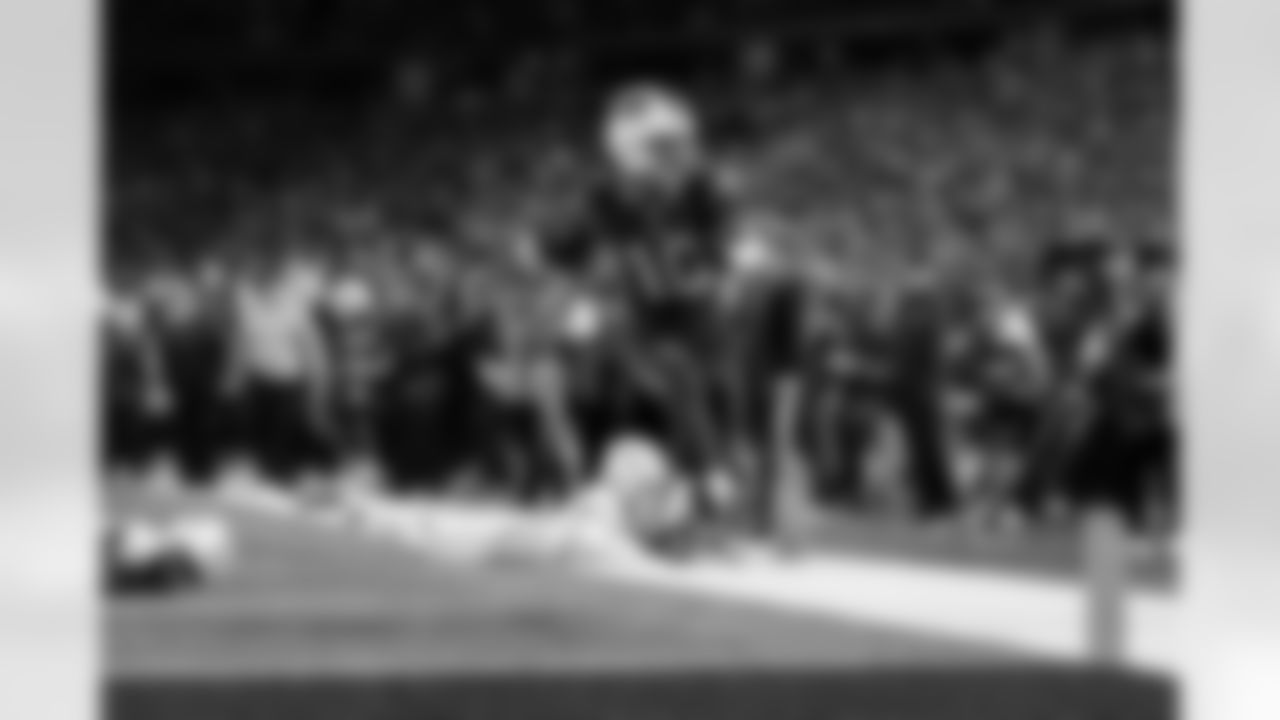 Buffalo Bills vs Miami Dolphins, Regular Season, September 18, 2025 at Highmark Stadium.