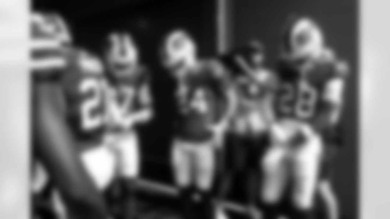 Miami Dolphins vs Buffalo Bills, Regular Season, November 09, 2025 at Hard Rock Stadium.