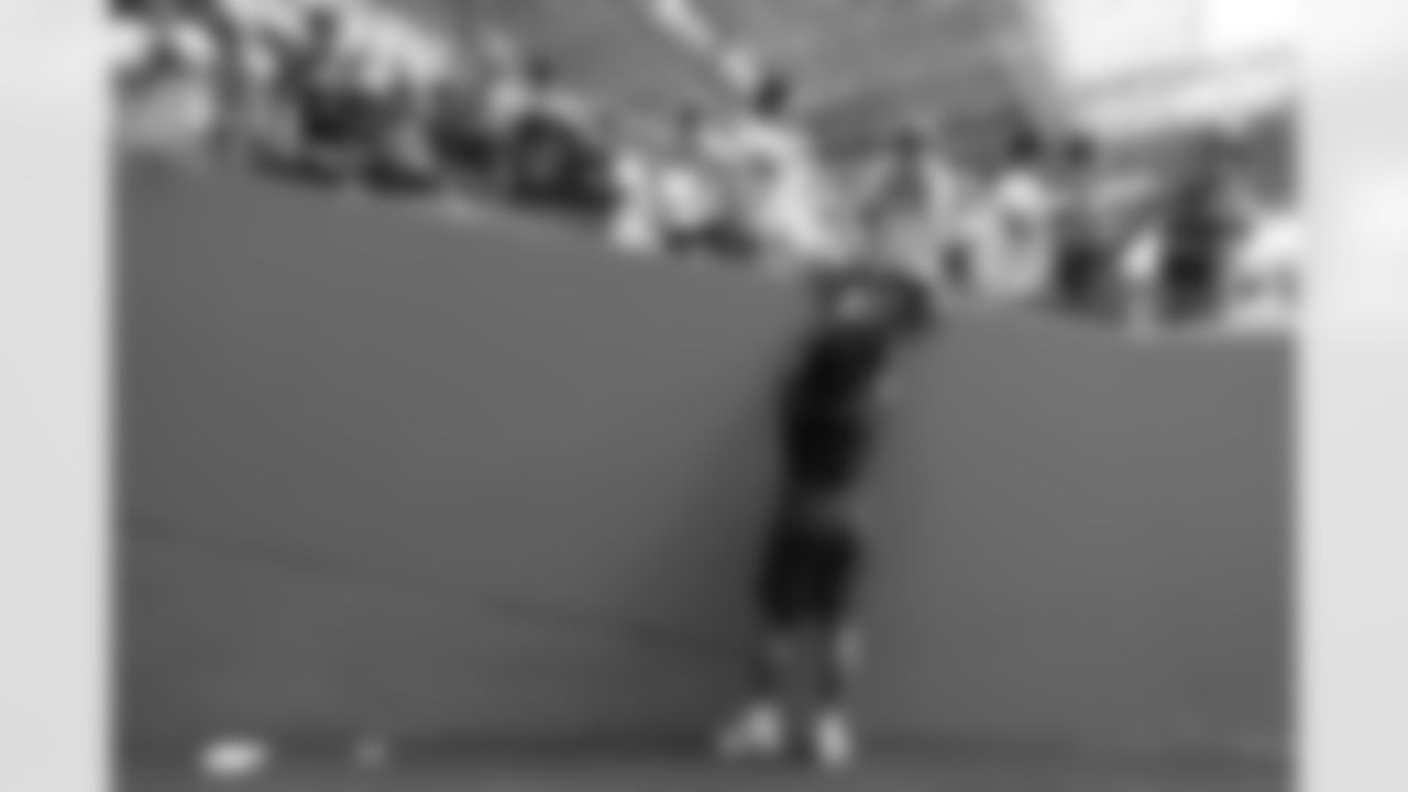 Miami Dolphins vs Buffalo Bills, Regular Season, November 09, 2025 at Hard Rock Stadium.