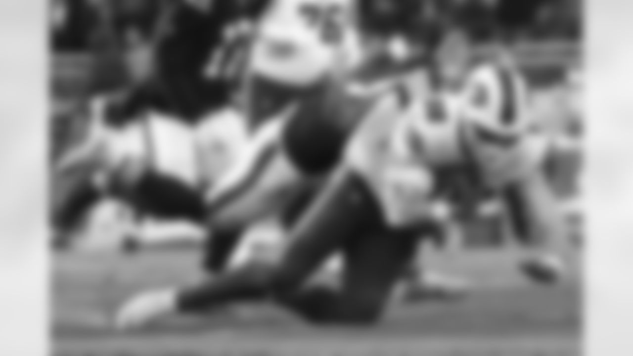 Cleveland Browns vs Buffalo Bills, Regular Season, December 21, 2025 at Huntington Bank Field.