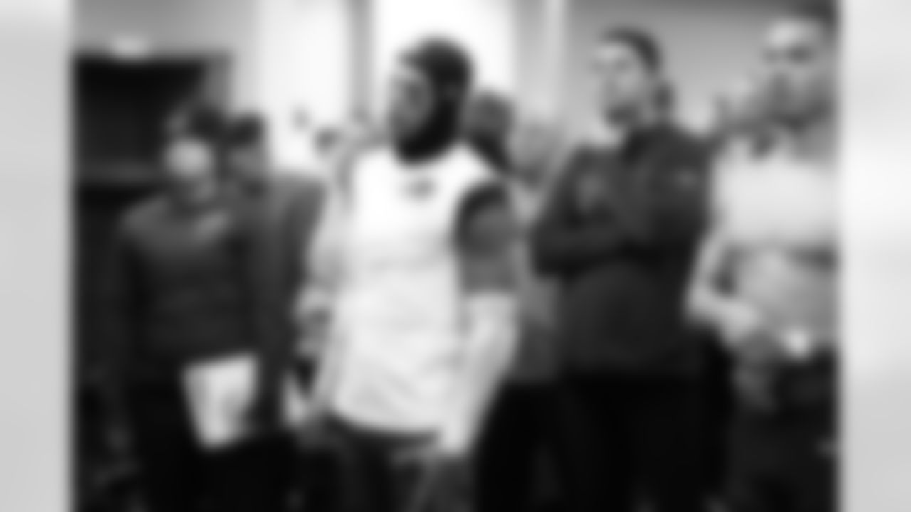 Pittsburgh Steelers vs Buffalo Bills, Regular Season, November 30, 2025 at Acrisure Stadium.