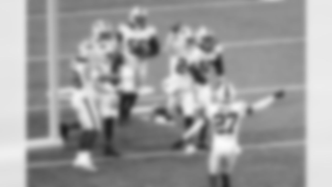 Buffalo Bills vs Tampa Bay Buccaneers, Regular Season, November 16, 2025 at Highmark Stadium.