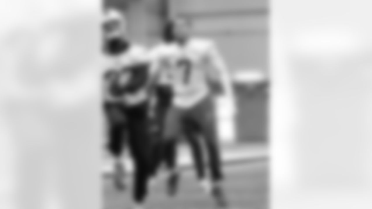 Taron Johnson (7). Buffalo Bills Week 10 Practice, November 07, 2025 at the Buffalo Bills Training Center.