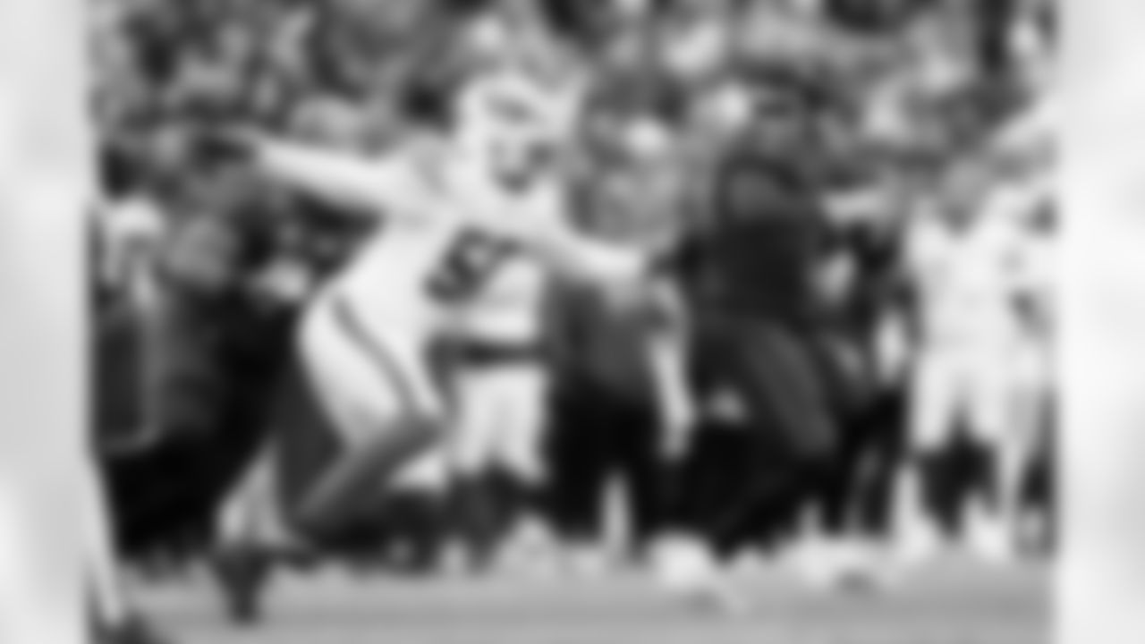 Buffalo Bills vs Tampa Bay Buccaneers, Regular Season, November 16, 2025 at Highmark Stadium.