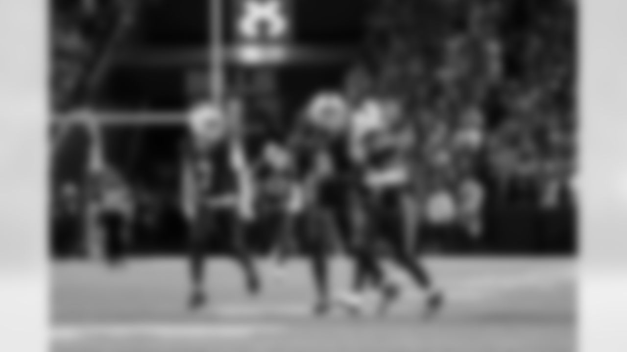 Buffalo Bills vs Miami Dolphins, Regular Season, September 18, 2025 at Highmark Stadium.