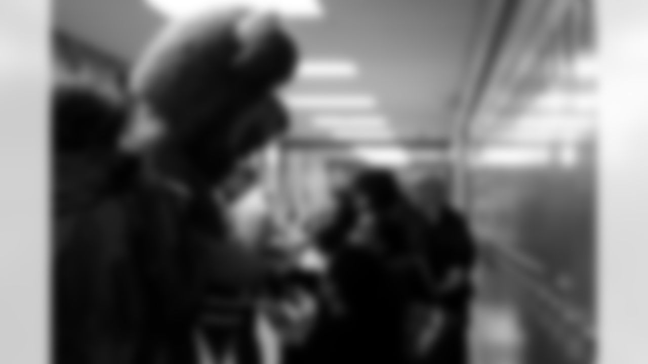 Free Mobile Food Markets, November 01, 2025 at #94 West Hertel Academy.