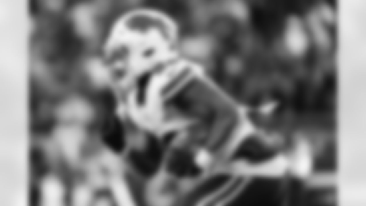 Cleveland Browns vs Buffalo Bills, Regular Season, December 21, 2025 at Huntington Bank Field.